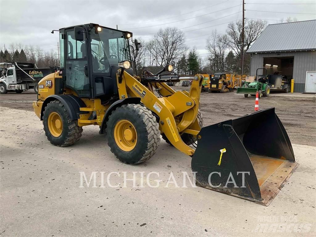 CAT 908M ARW Фронтальные погрузчики