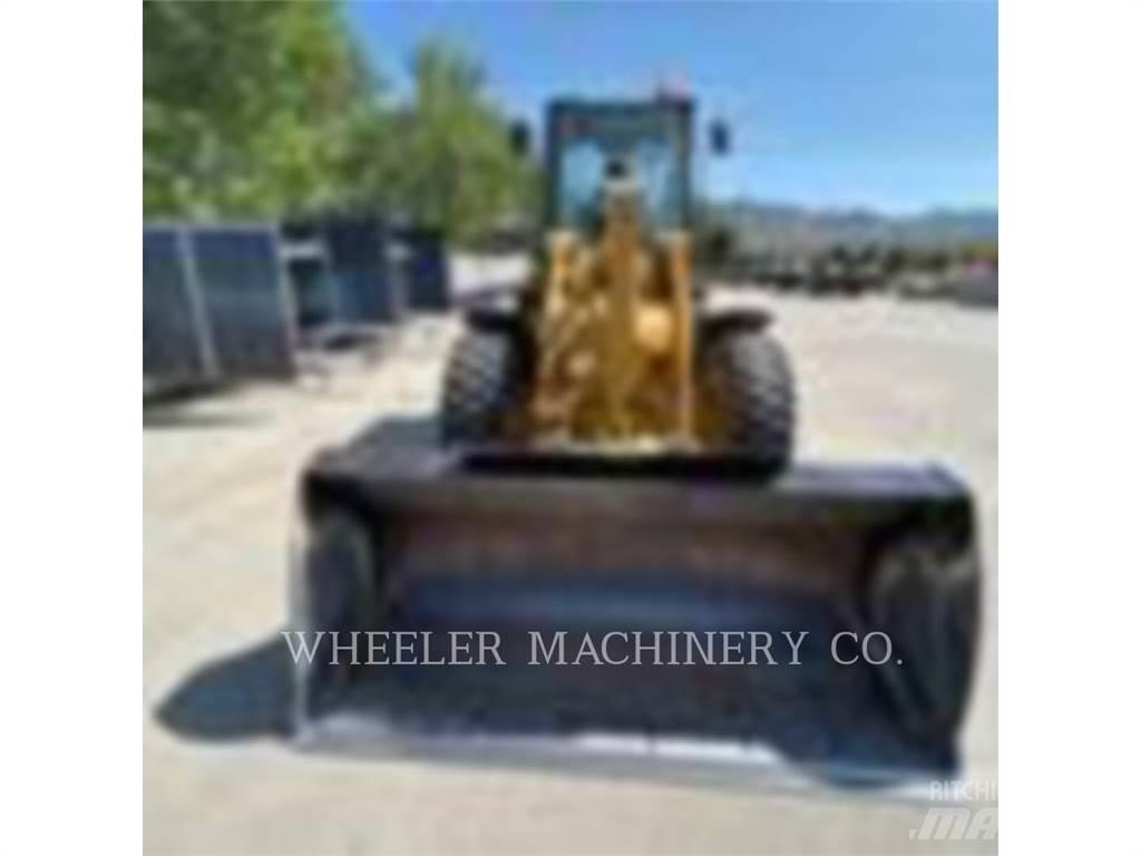 CAT 910 Фронтальные погрузчики