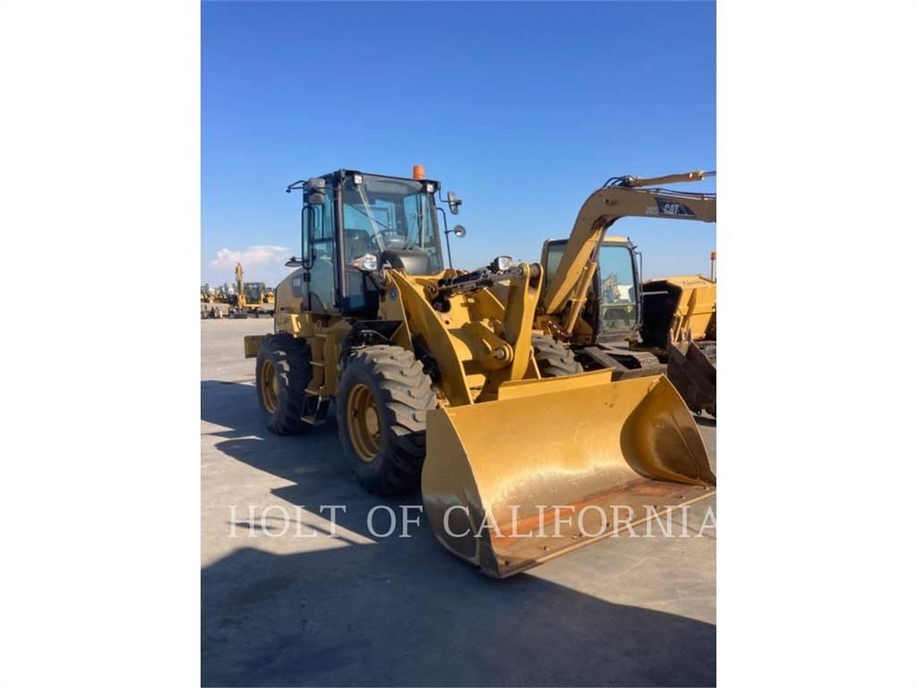 CAT 910M Фронтальные погрузчики