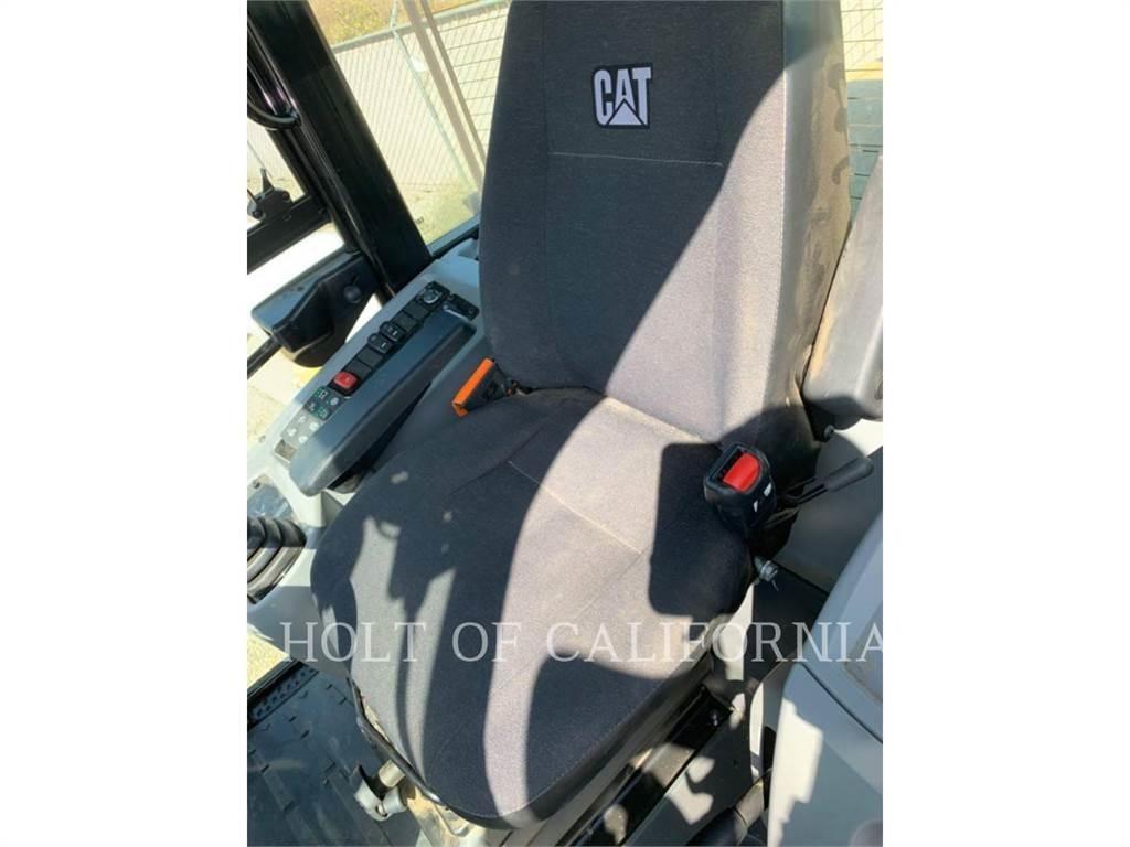 CAT 910M Фронтальные погрузчики