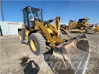 CAT 910M Фронтальные погрузчики