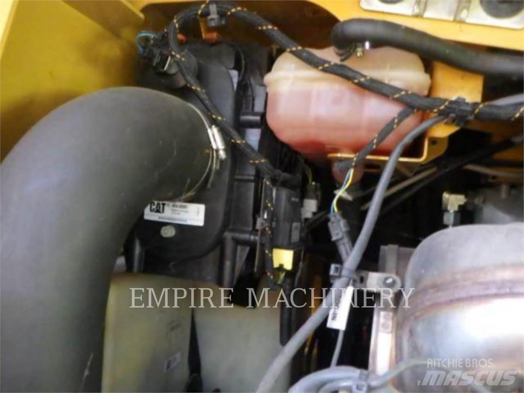 CAT 910M Фронтальные погрузчики