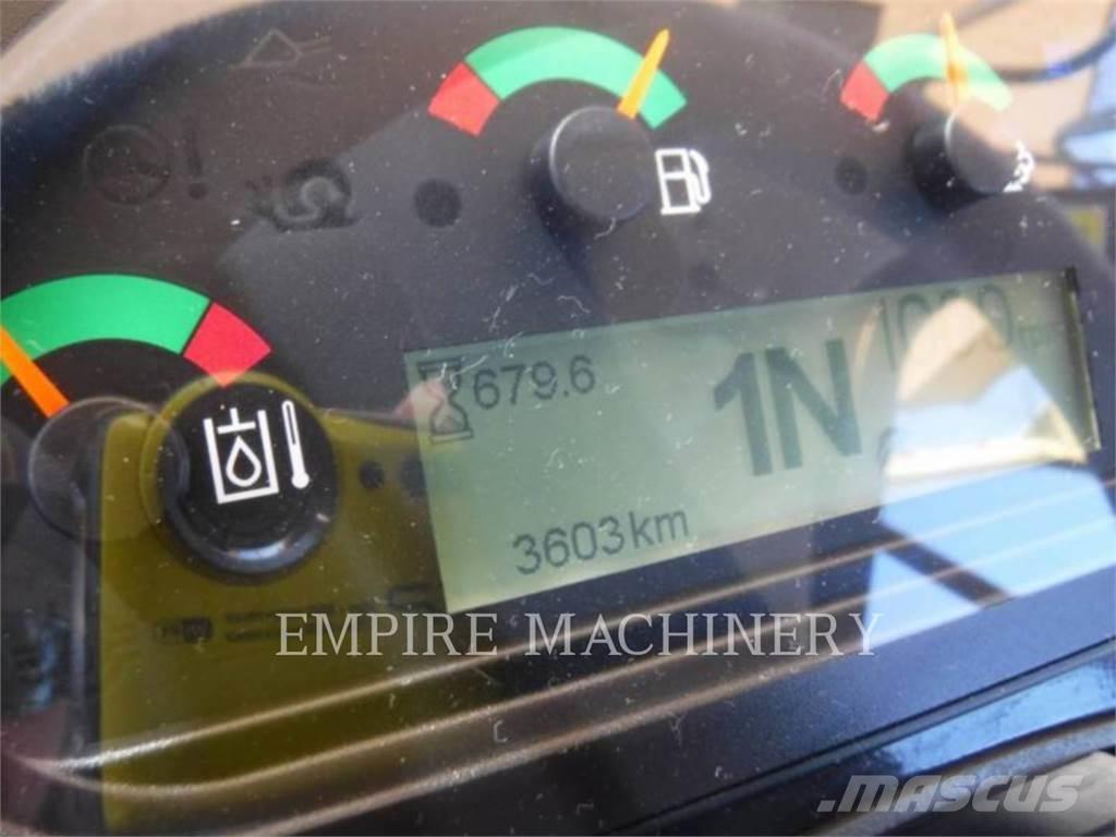 CAT 910M Фронтальные погрузчики
