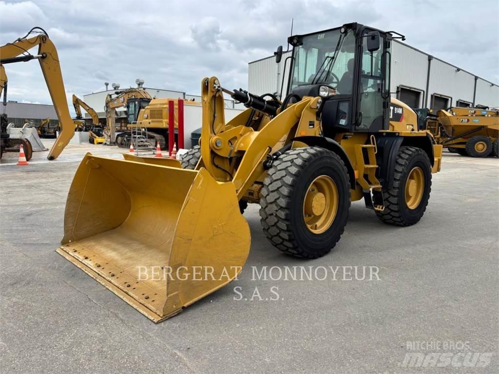 CAT 914M Фронтальные погрузчики