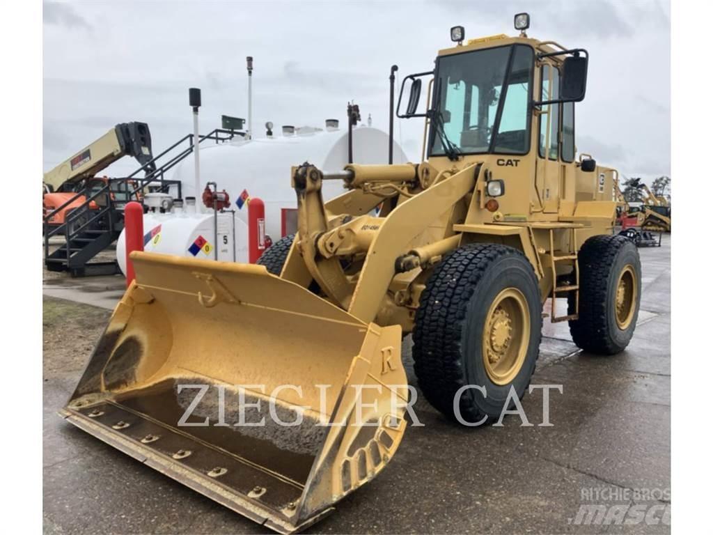 CAT 916 Фронтальные погрузчики