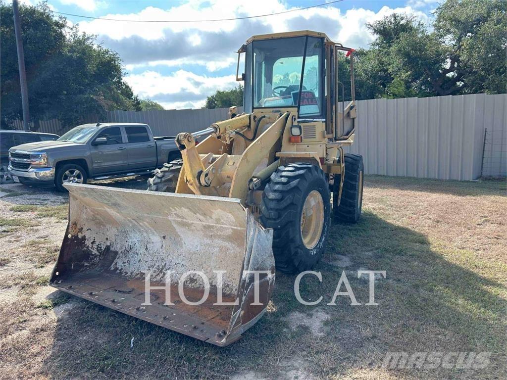 CAT 918F Фронтальные погрузчики