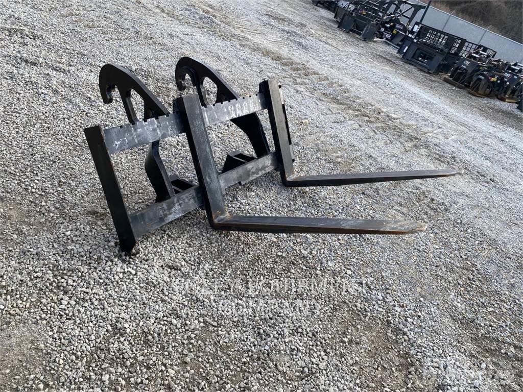 CAT 918M Фронтальные погрузчики