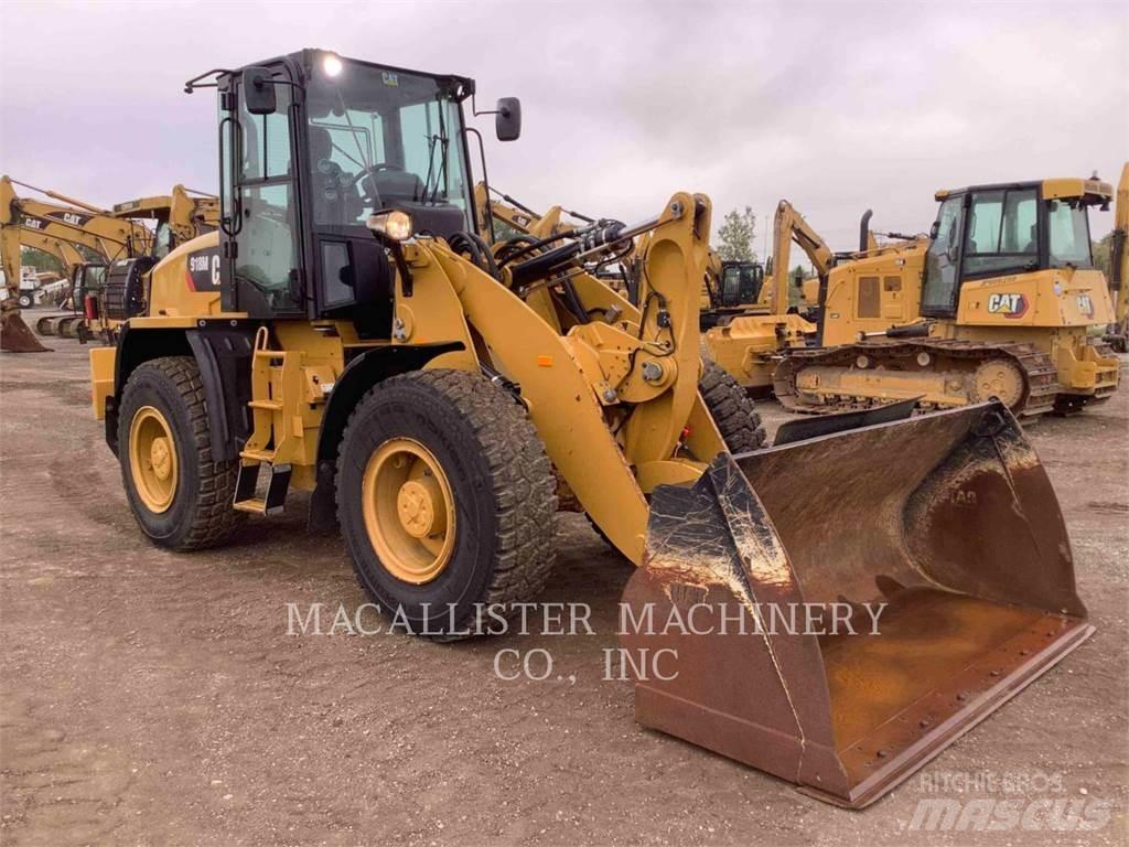 CAT 918M Фронтальные погрузчики