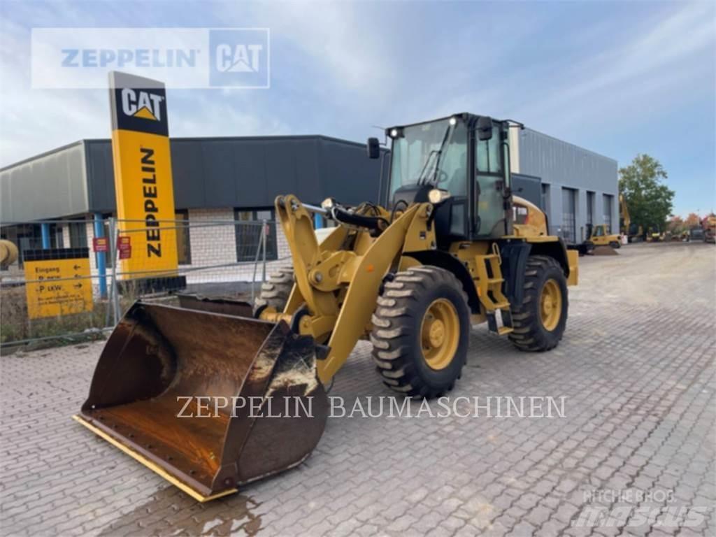CAT 918M Фронтальные погрузчики