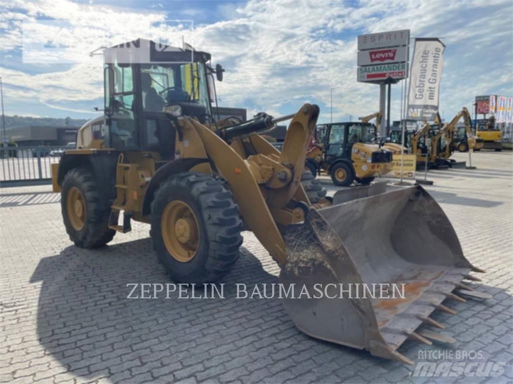 CAT 918M Фронтальные погрузчики