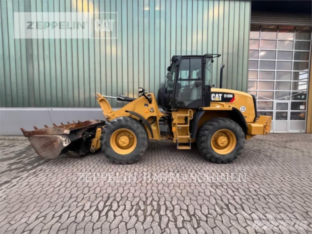 CAT 918M Фронтальные погрузчики