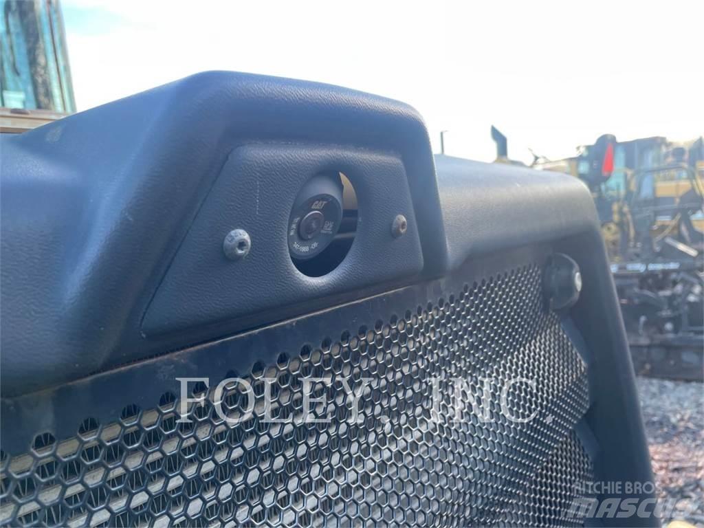 CAT 918M Фронтальные погрузчики