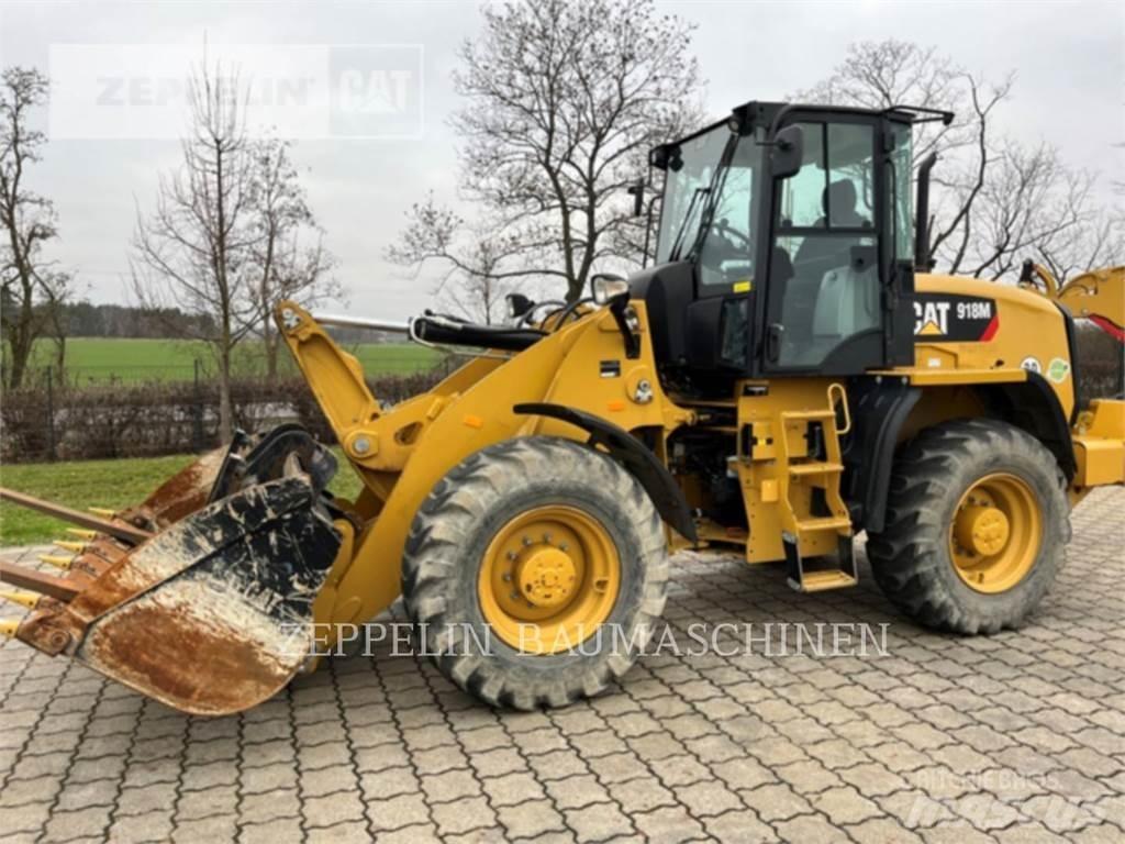 CAT 918M Фронтальные погрузчики