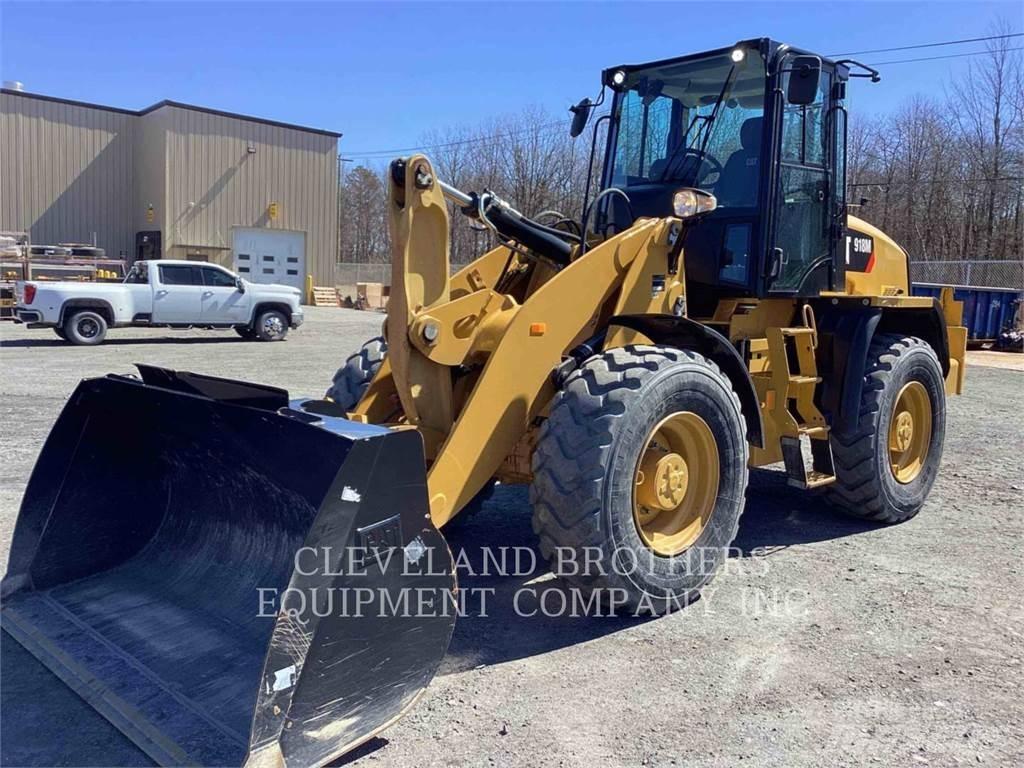 CAT 918M Фронтальные погрузчики
