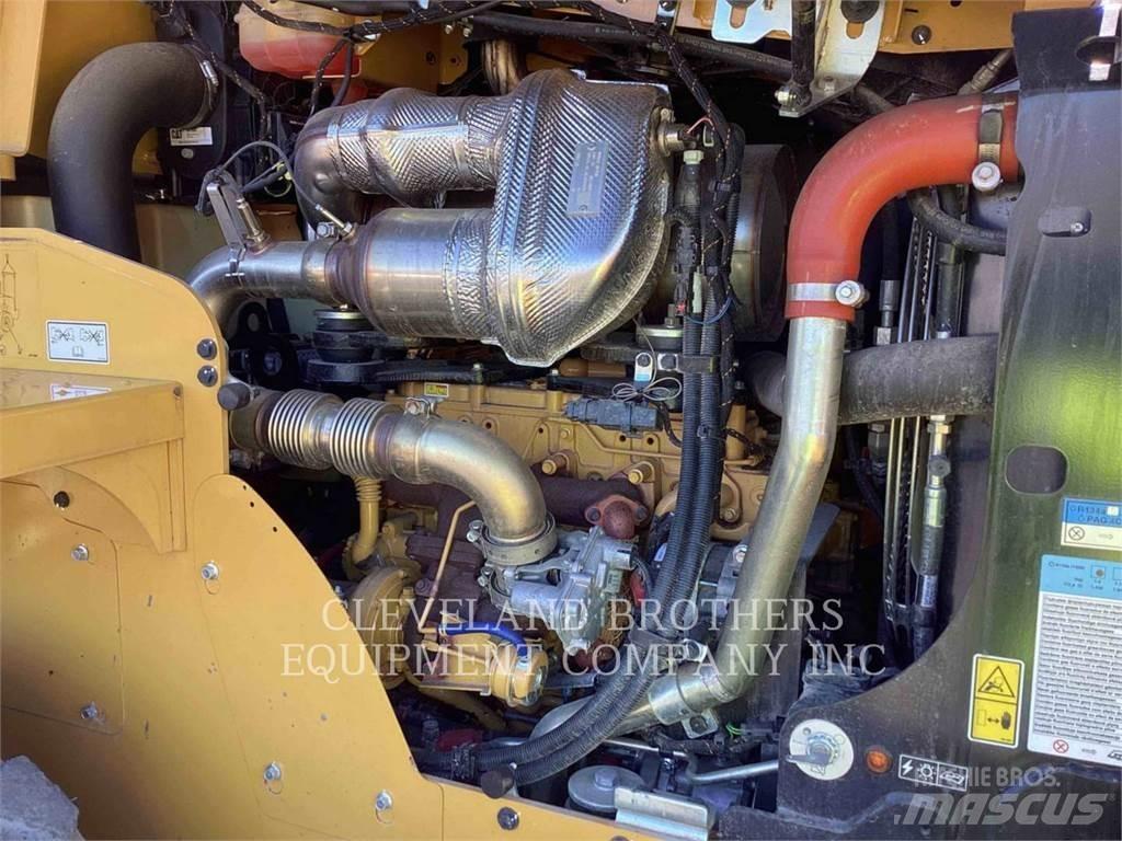 CAT 918M Фронтальные погрузчики