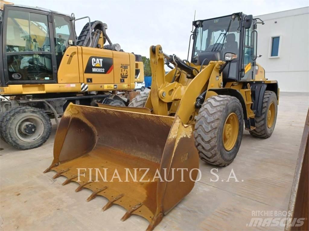 CAT 918M Фронтальные погрузчики