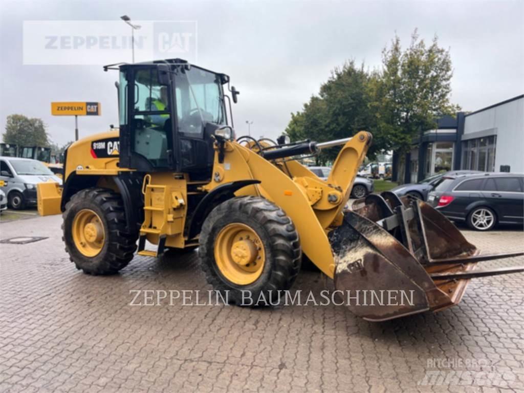 CAT 918M Фронтальные погрузчики