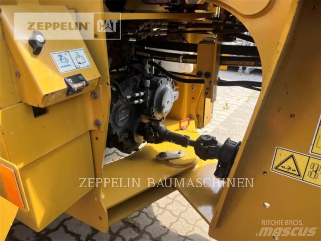 CAT 918M Фронтальные погрузчики
