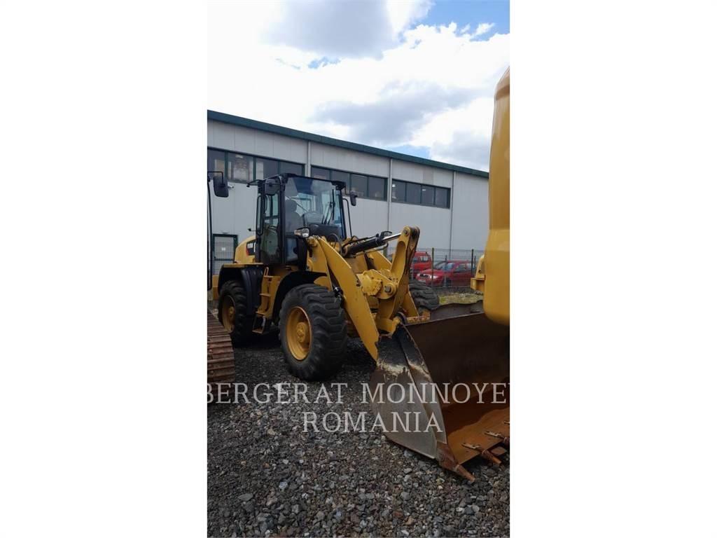 CAT 918M Фронтальные погрузчики