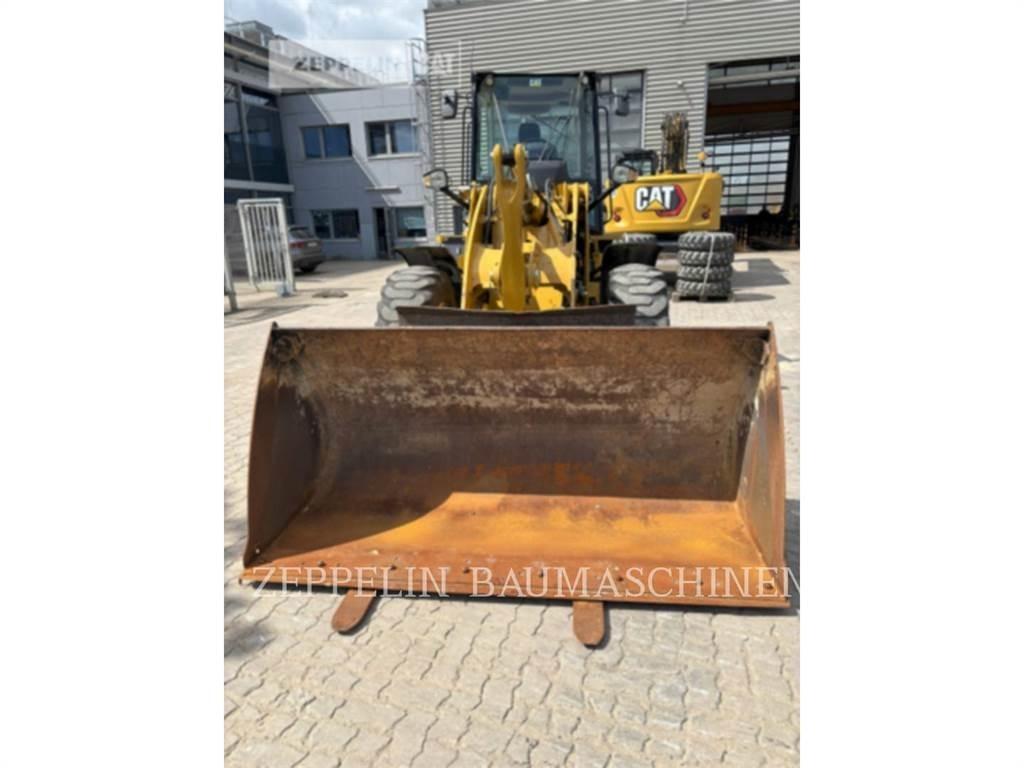 CAT 918M Фронтальные погрузчики