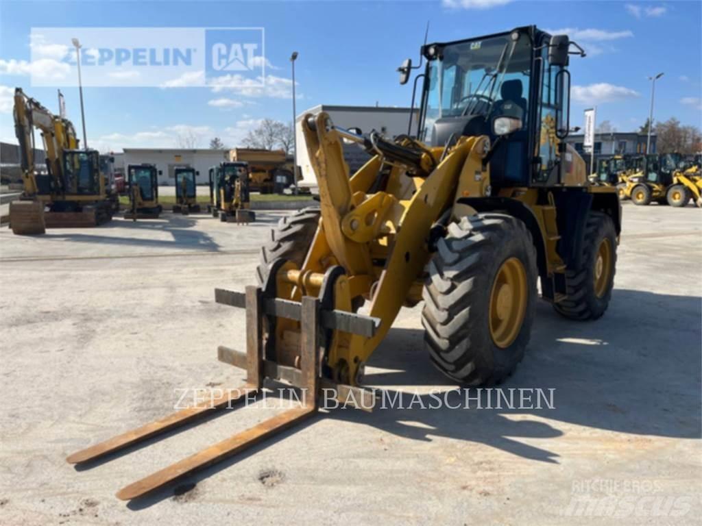 CAT 918M Фронтальные погрузчики