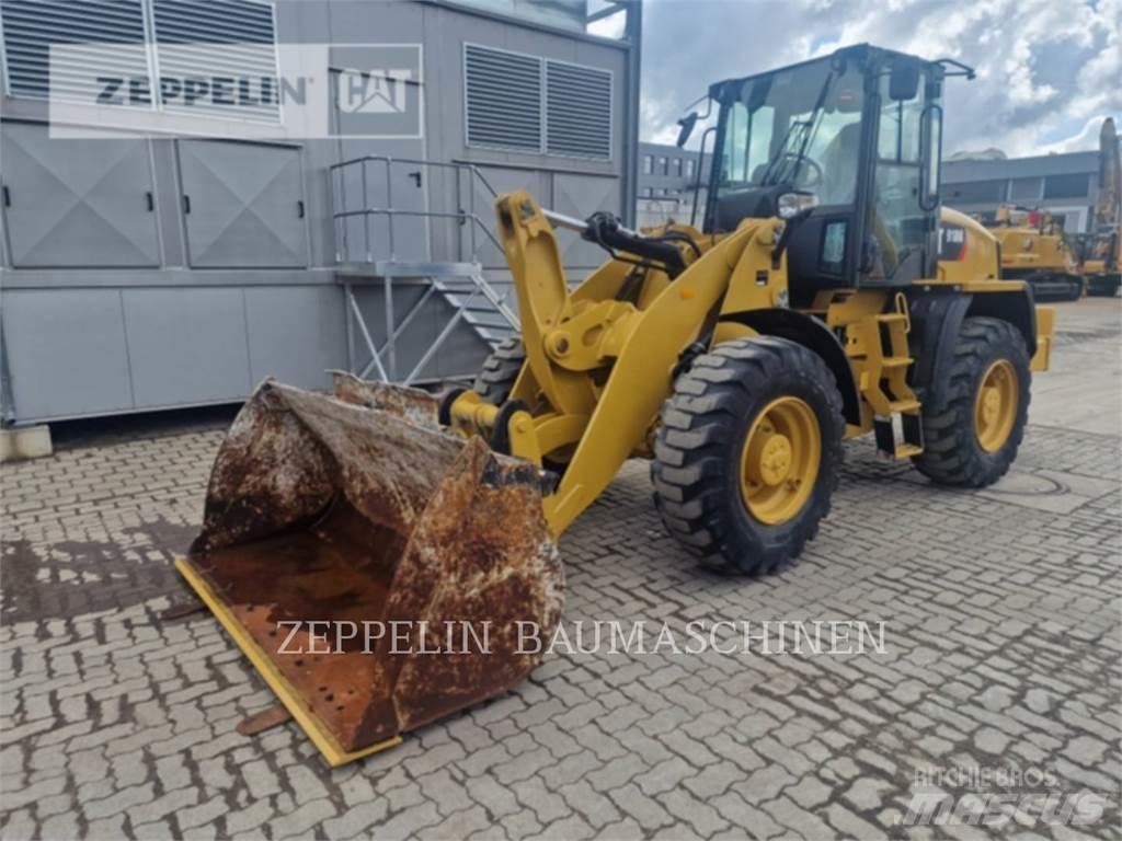 CAT 918M Фронтальные погрузчики