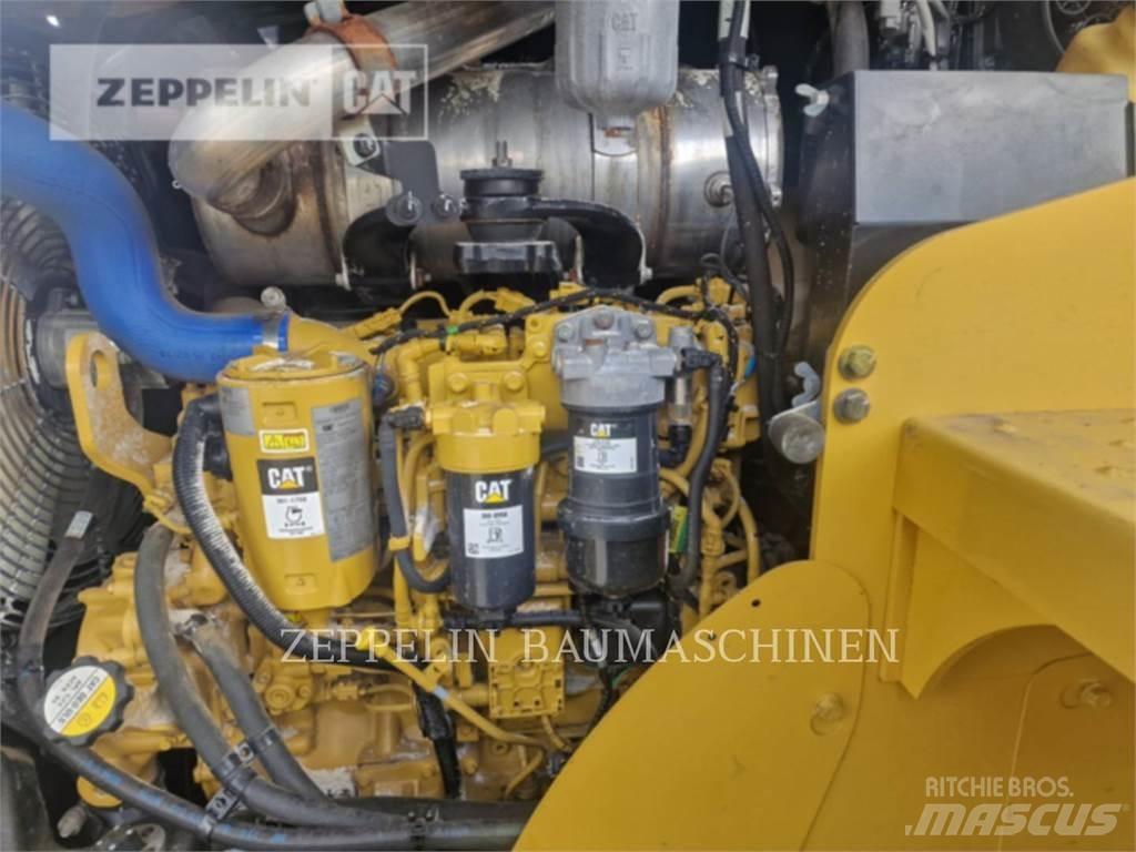 CAT 918M Фронтальные погрузчики