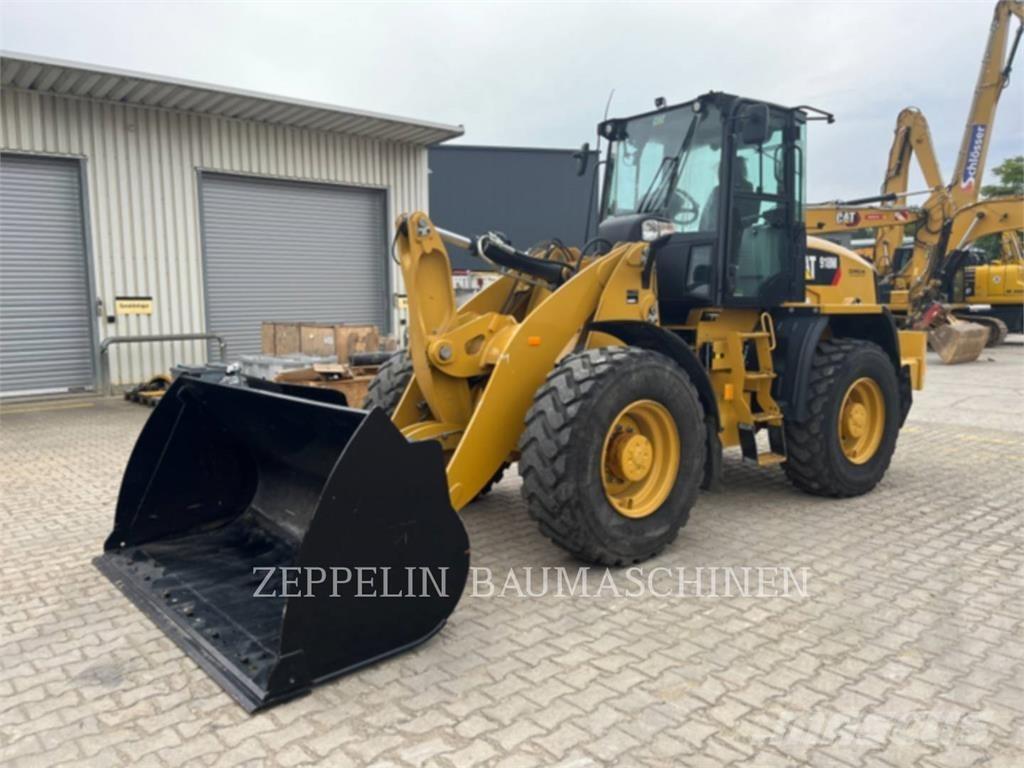CAT 918M Фронтальные погрузчики