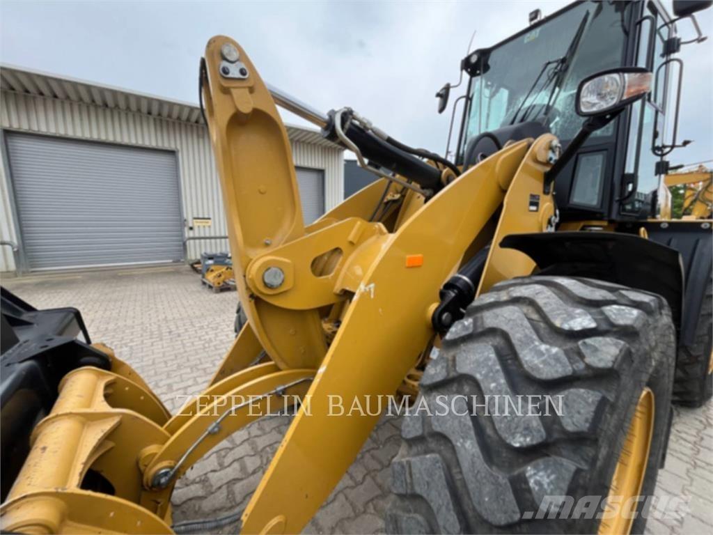 CAT 918M Фронтальные погрузчики
