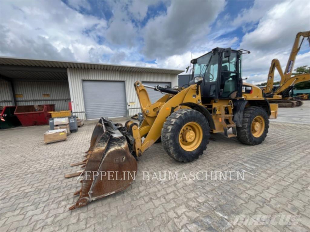 CAT 918M Фронтальные погрузчики