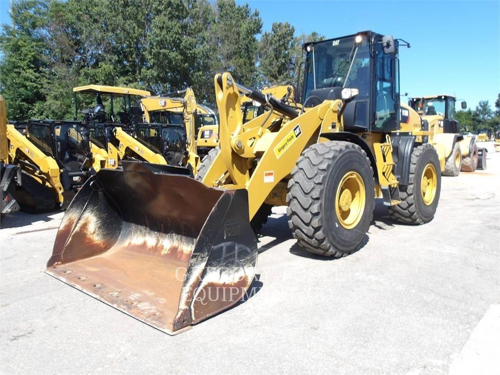CAT 918M Фронтальные погрузчики