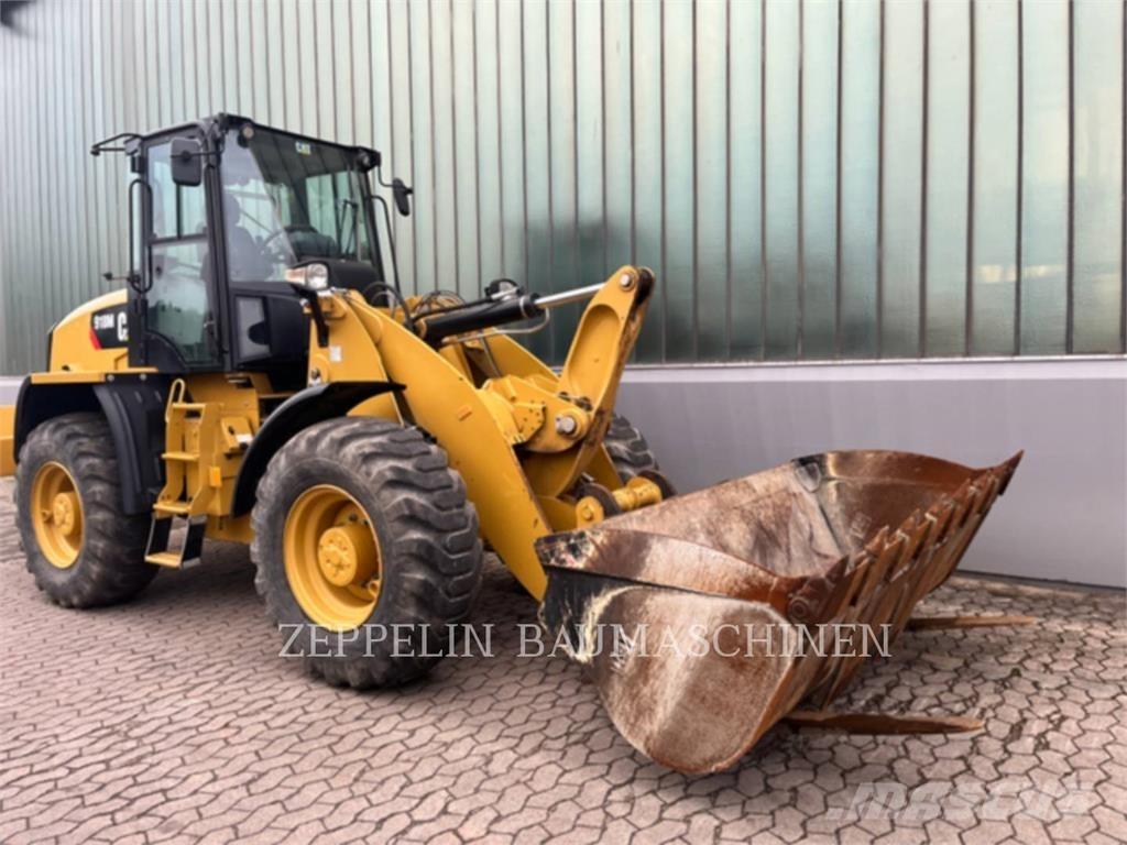 CAT 918M Фронтальные погрузчики