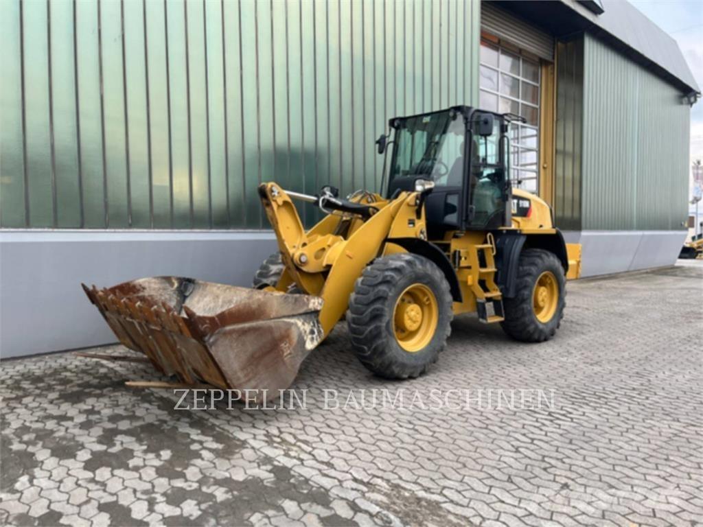 CAT 918M Фронтальные погрузчики
