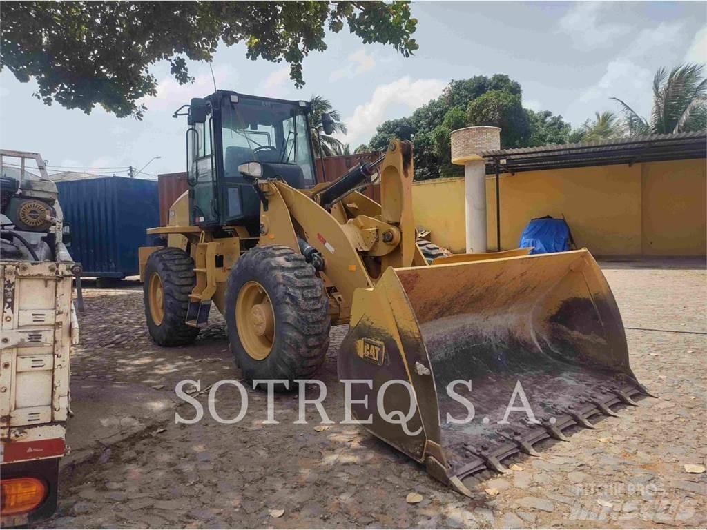 CAT 920 Фронтальные погрузчики