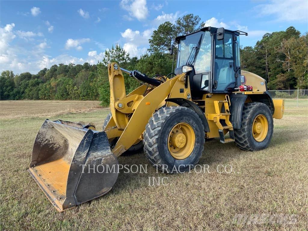 CAT 920 Фронтальные погрузчики
