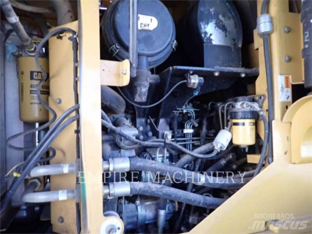 CAT 924G Фронтальные погрузчики