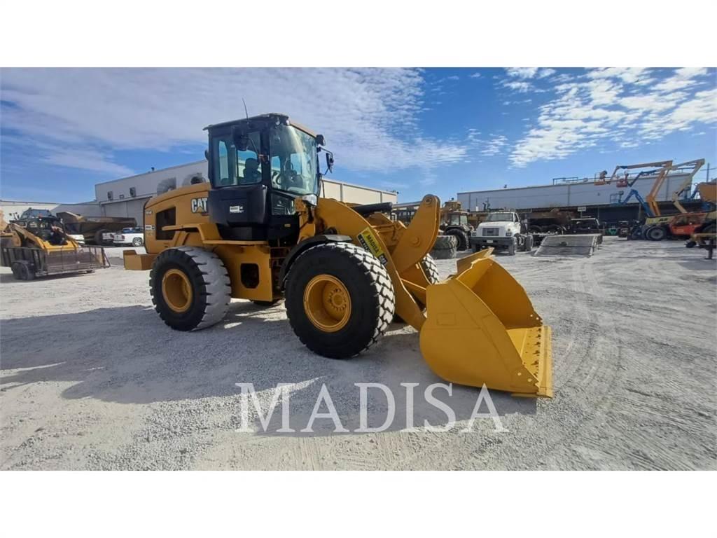 CAT 924K Фронтальные погрузчики