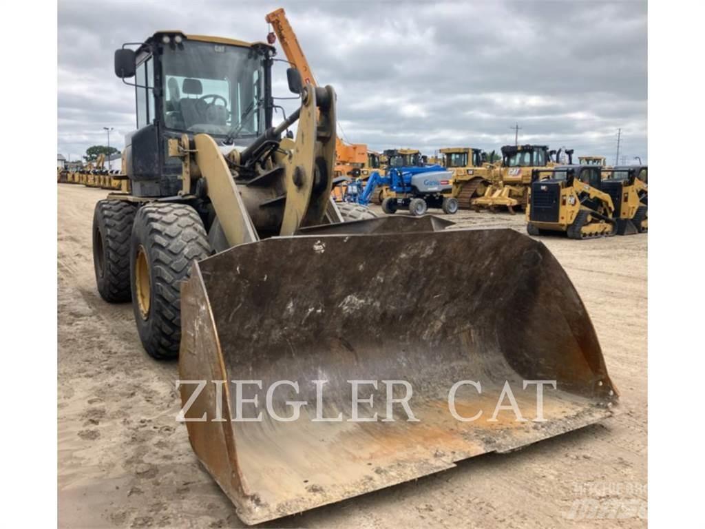 CAT 924K Фронтальные погрузчики