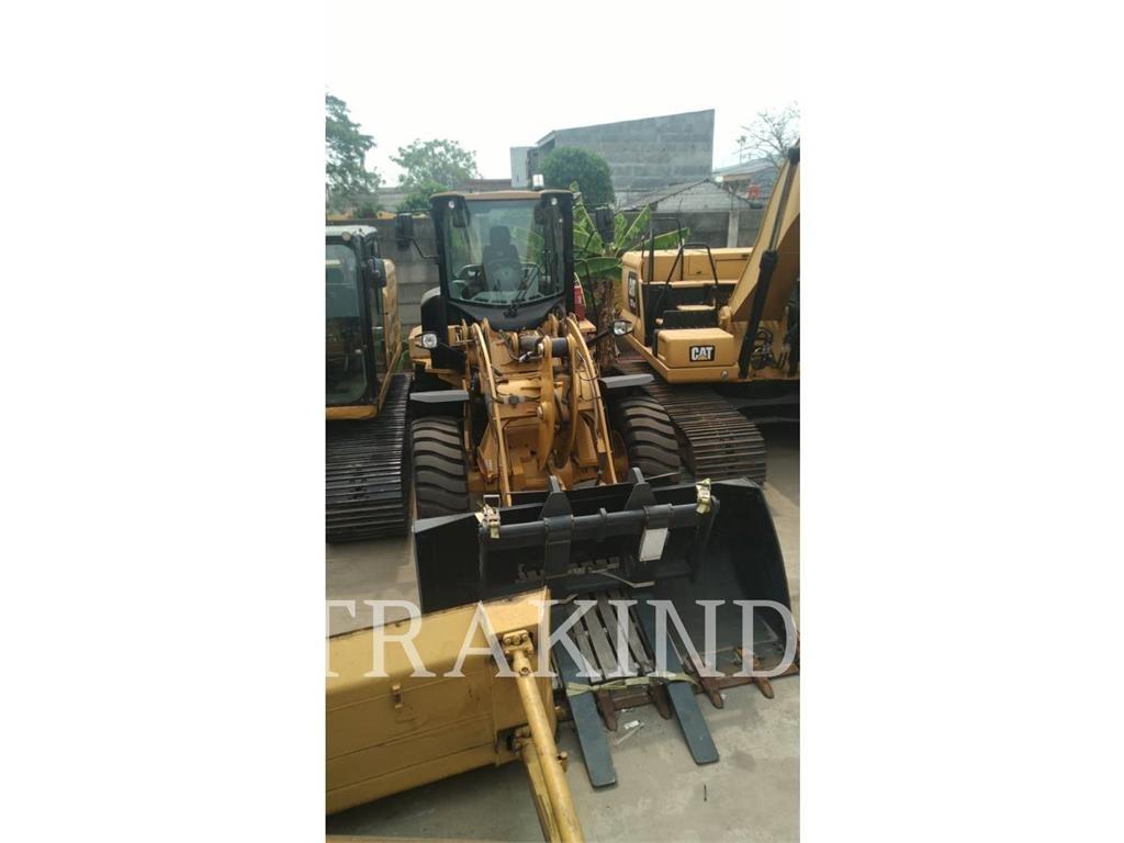 CAT 924K Фронтальные погрузчики