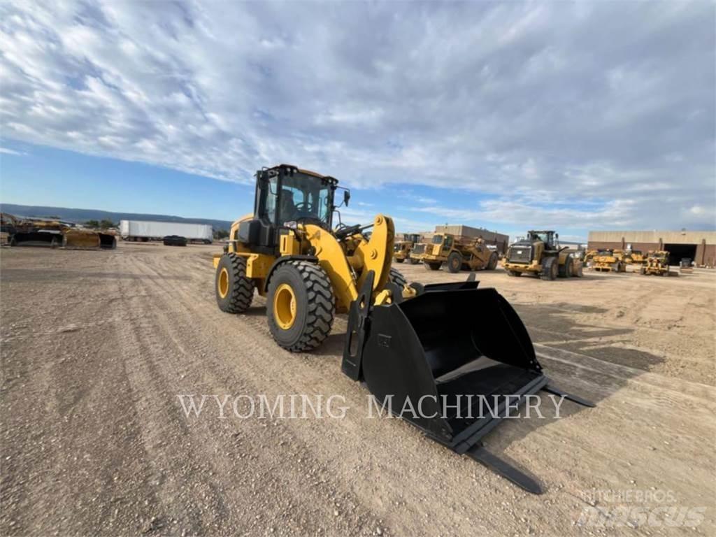 CAT 926 Фронтальные погрузчики