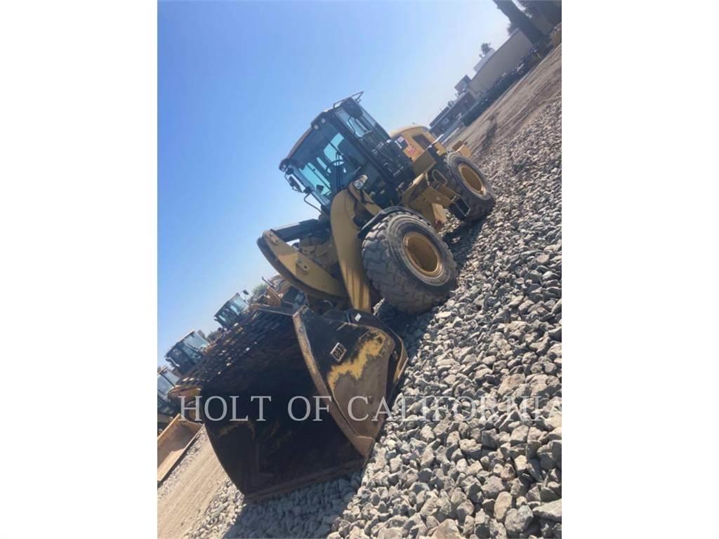 CAT 926M Фронтальные погрузчики