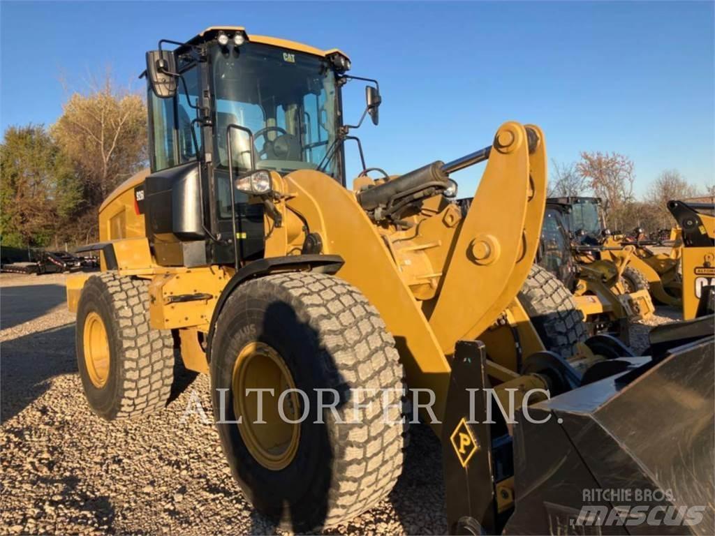 CAT 926M Фронтальные погрузчики