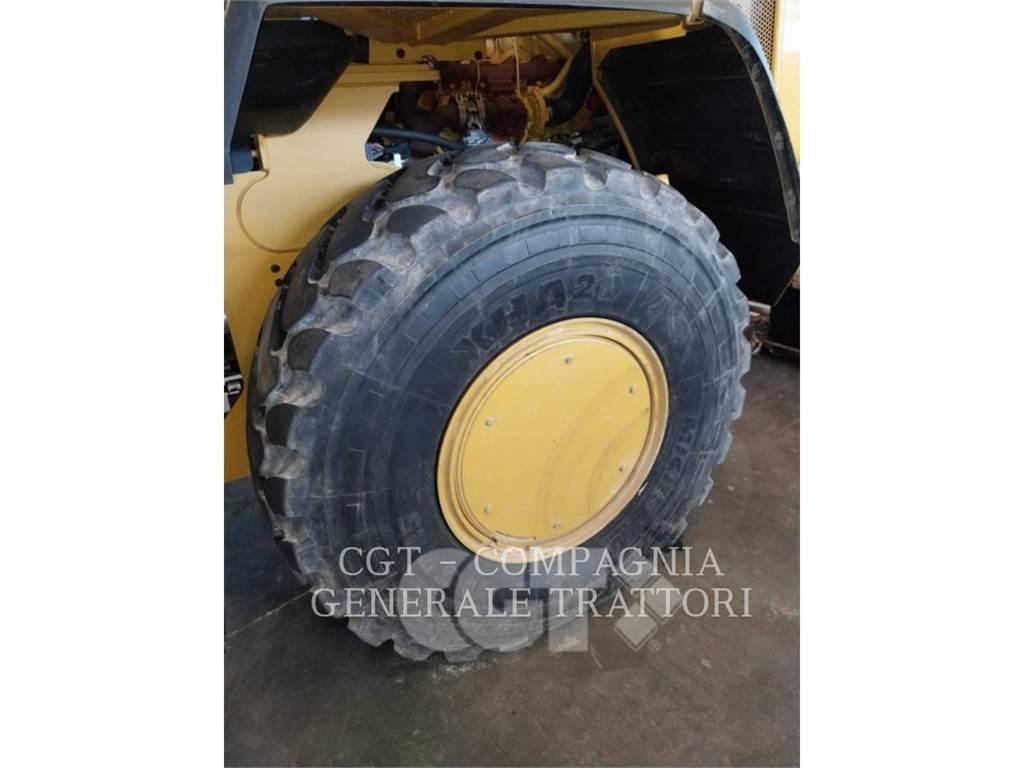 CAT 926M Фронтальные погрузчики
