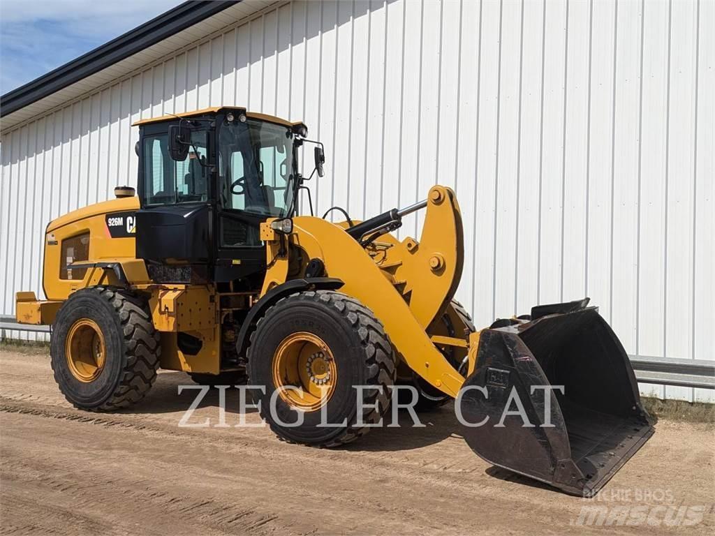 CAT 926M Фронтальные погрузчики