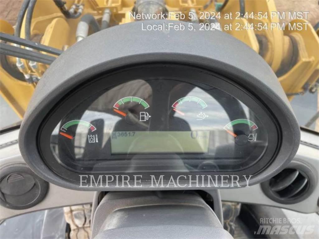 CAT 926M Фронтальные погрузчики