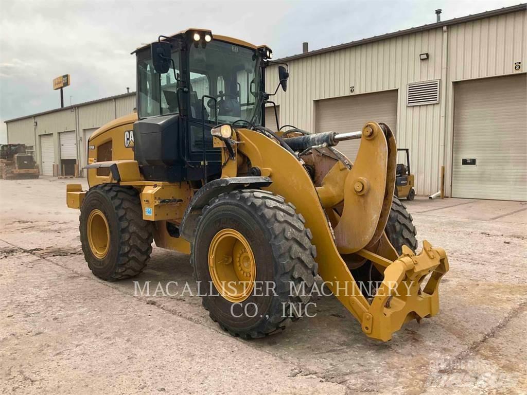 CAT 926M Фронтальные погрузчики