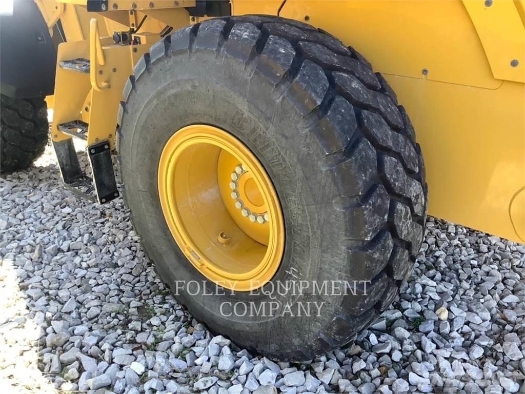 CAT 926M Фронтальные погрузчики