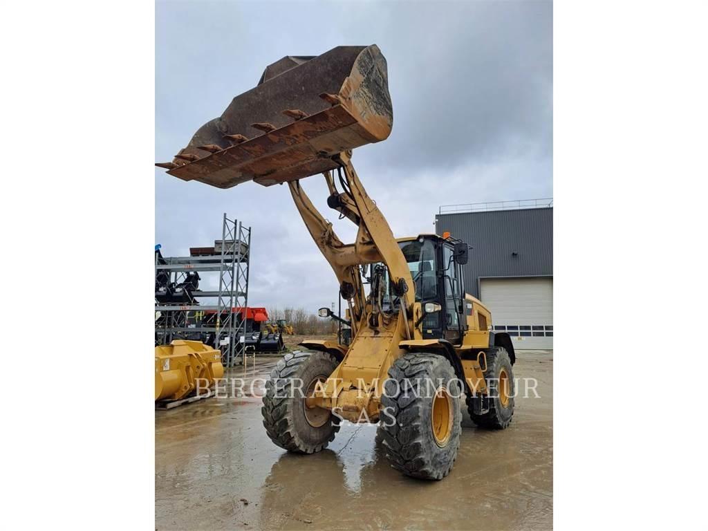 CAT 926M Фронтальные погрузчики