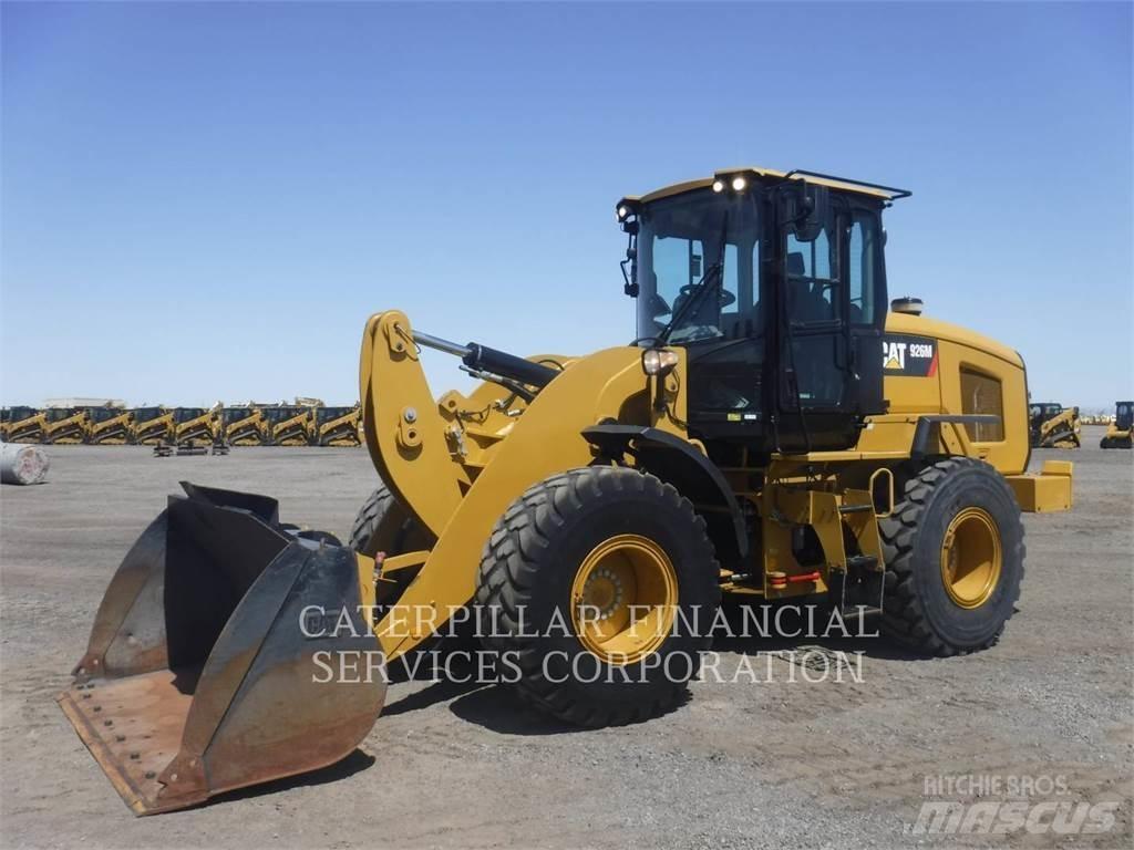 CAT 926M Фронтальные погрузчики
