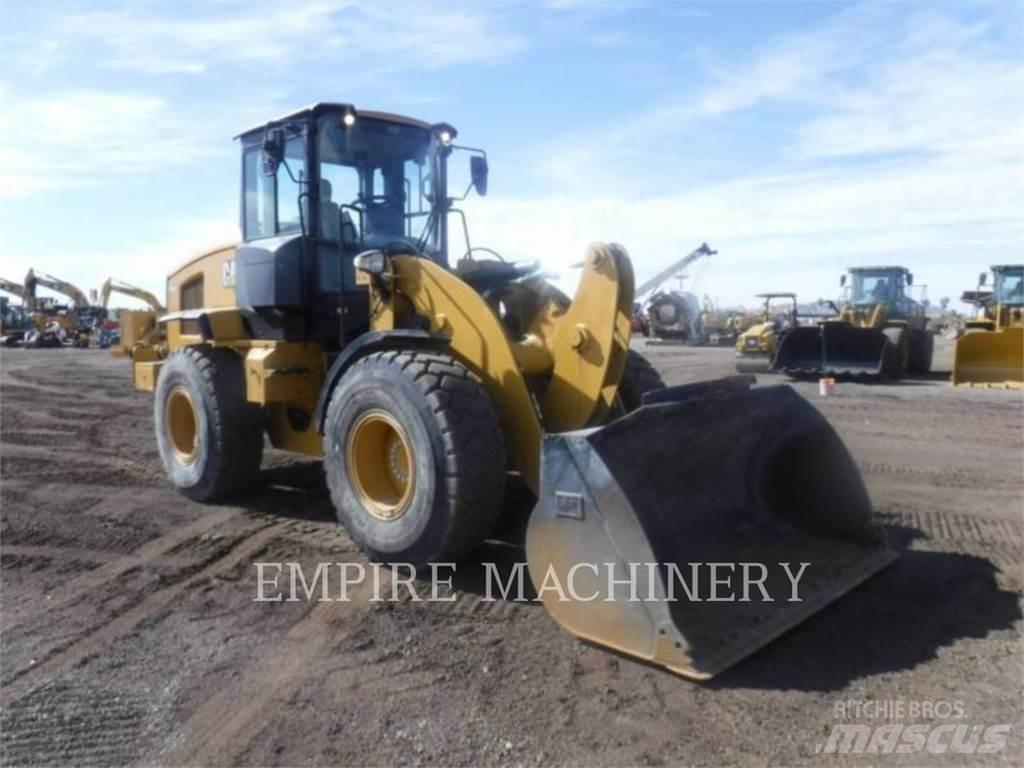 CAT 926M Фронтальные погрузчики